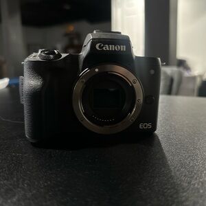Canon M50 Mirrorless Camera Bundle – Kit + Wide Lens